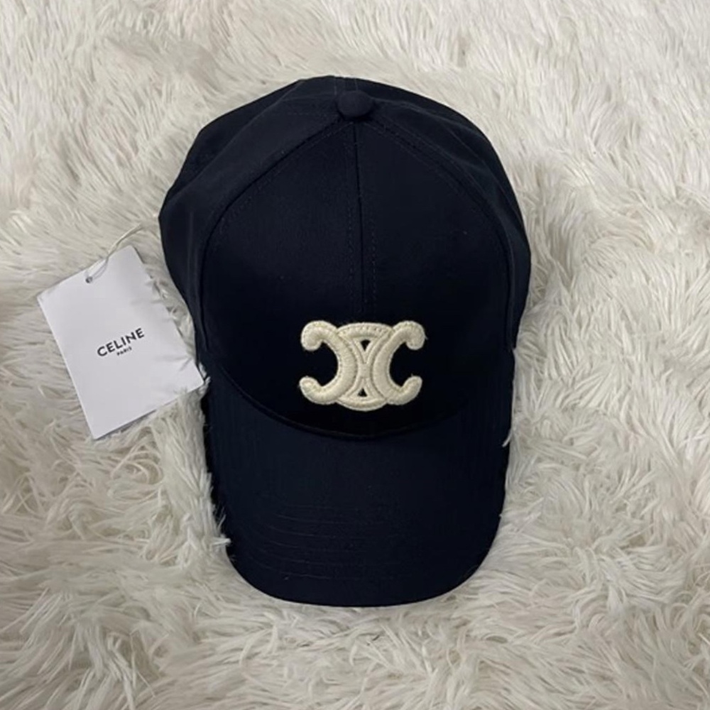 Celine hat